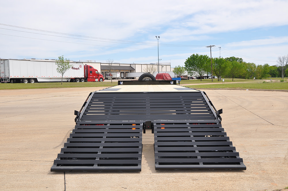 DIAMOND-C-Heavy-Duty-Deck-Over-Equipment-Trailer-D363-DEC-Max-Ramps.jpg