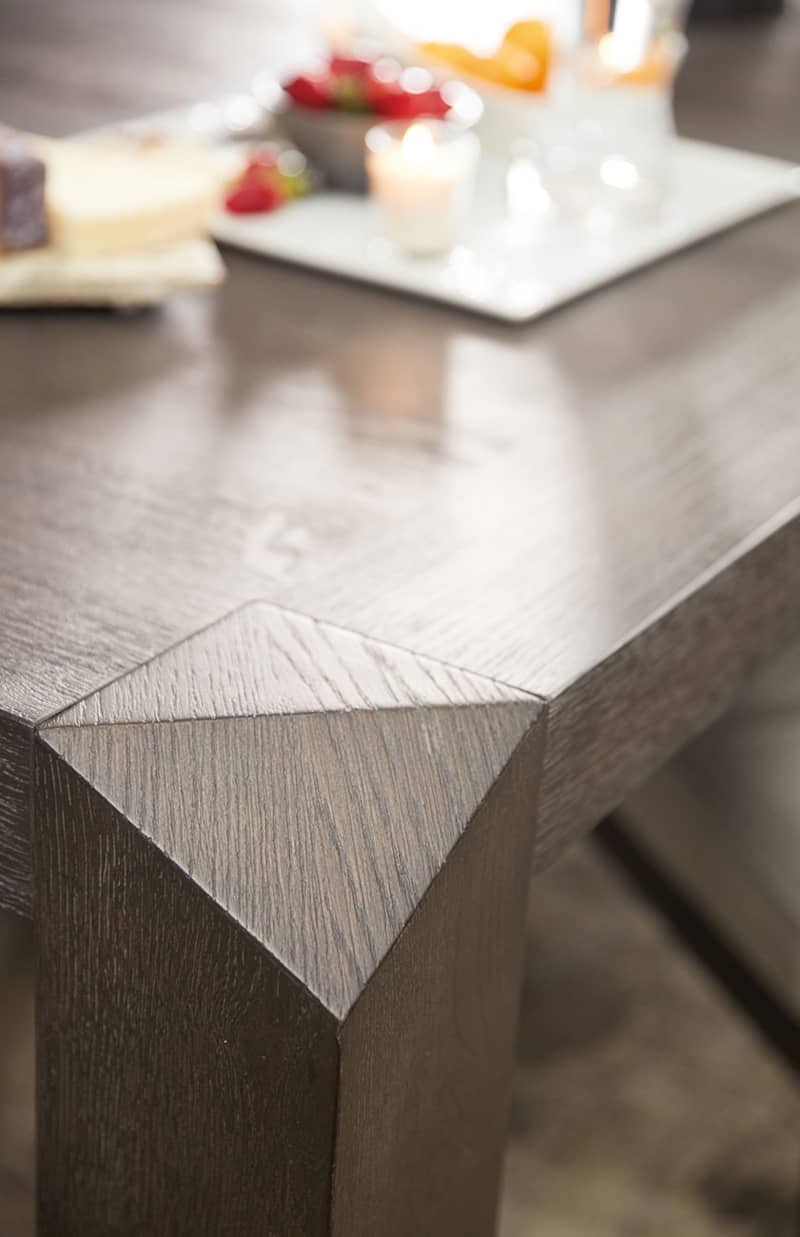 Hooker-Furniture-Miramar-Aventura-Table-6202-75201-DKW-Close-Up.jpg
