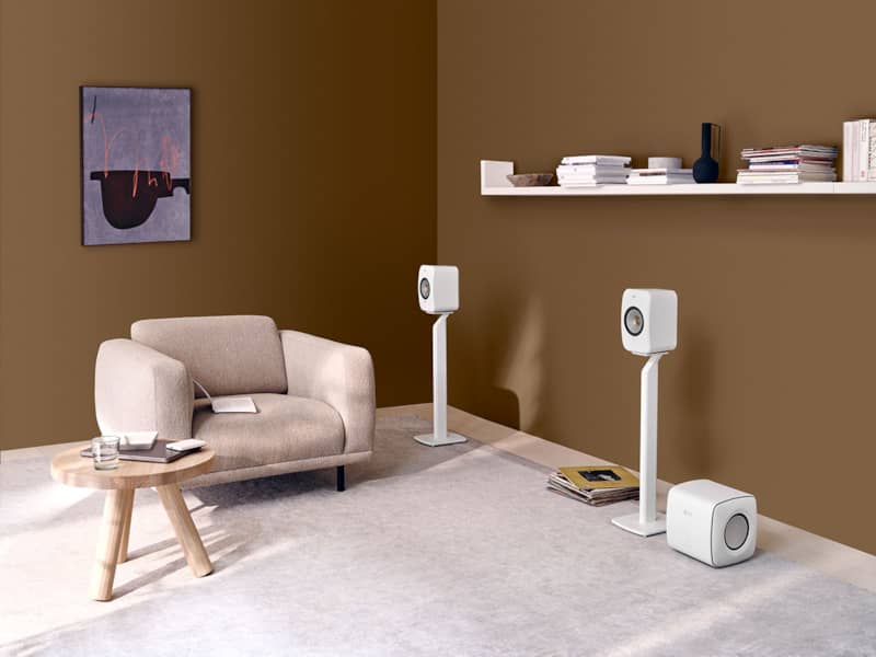 KEF-LSXII-Mineral-White-Wireless-Bookshelf-Speakers-LSXIIWH-lifestyle-3.jpg