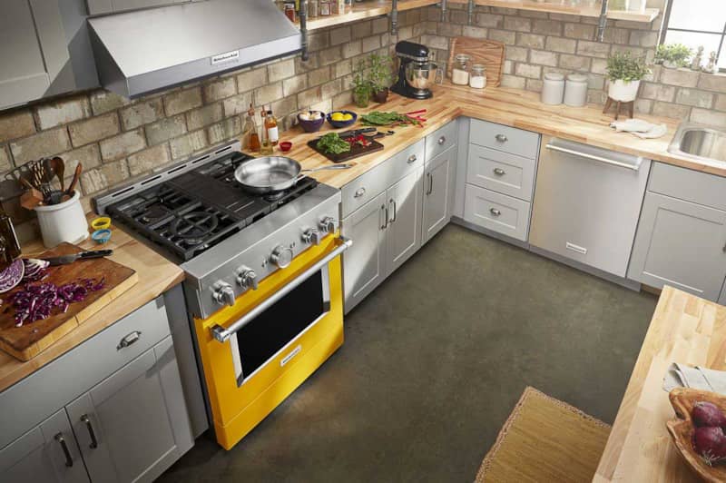 KitchenAid-Hood-KVUC600KSS-Kitchen-Yellow-Range-1.jpg