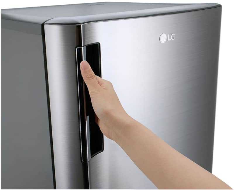LG-Refrigerator-LRONC0605V-Hand-On-Handle.jpg
