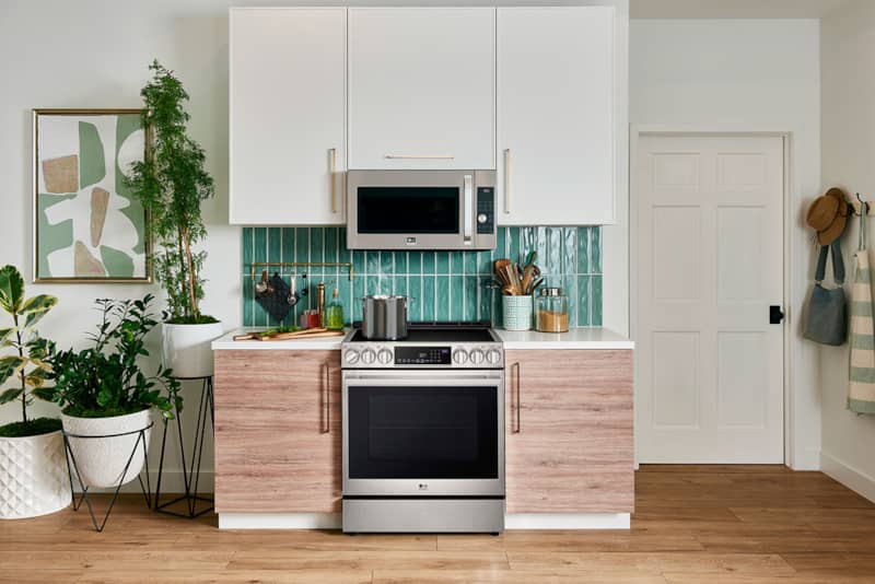 LGStudio-ElectricRange-LSES6338F-Kitchen.jpg