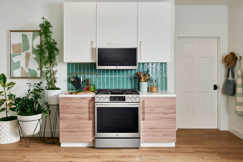 LGStudio-GasRange-LSGS6338F-Kitchen.jpg