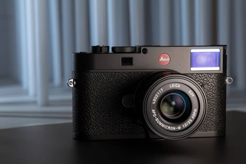 Leica-Black-M11-Digital-Camera-20200-L-Lifestyle-4.jpg
