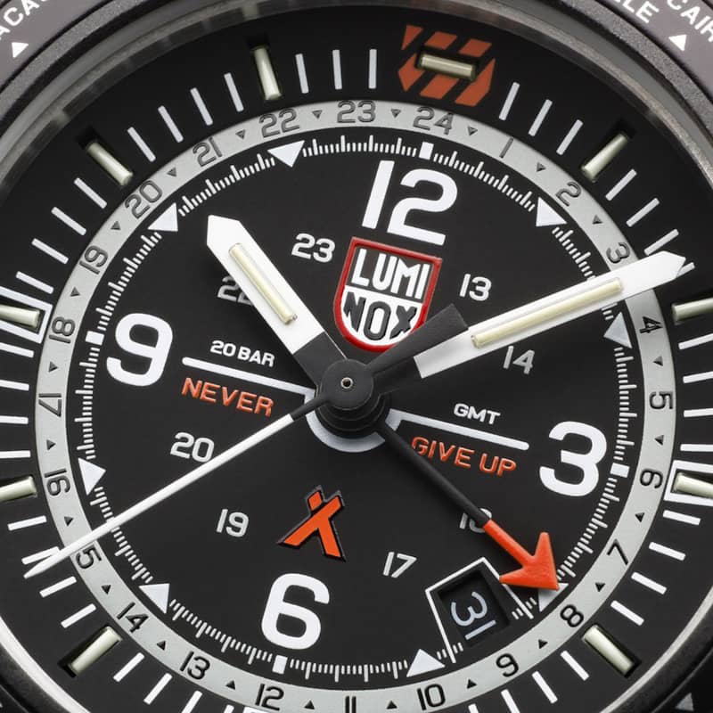 Luminox-Bear-Grylls-Survival-AIR-Series-XB3761-DIal.jpg