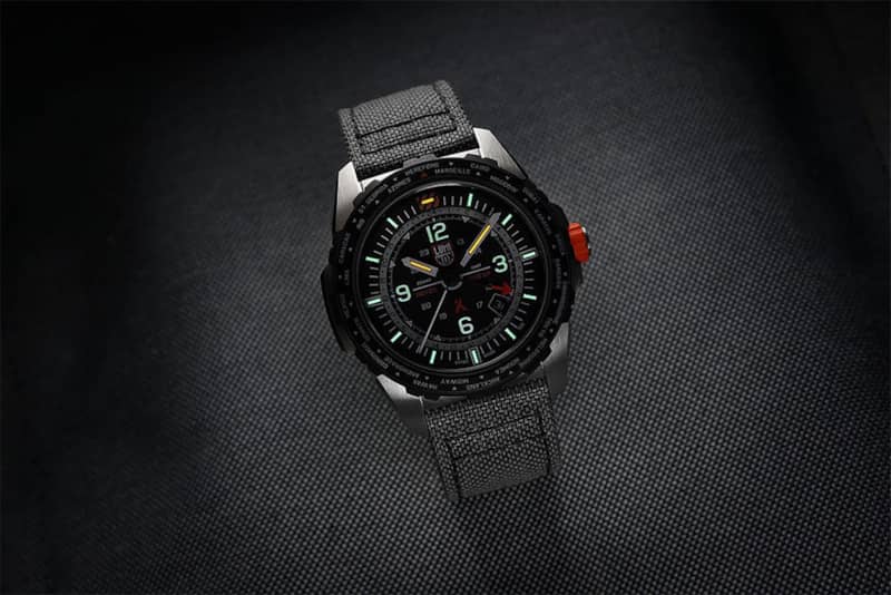 Luminox-Bear-Grylls-Survival-AIR-Series-XB3761-Lifestyle.jpg