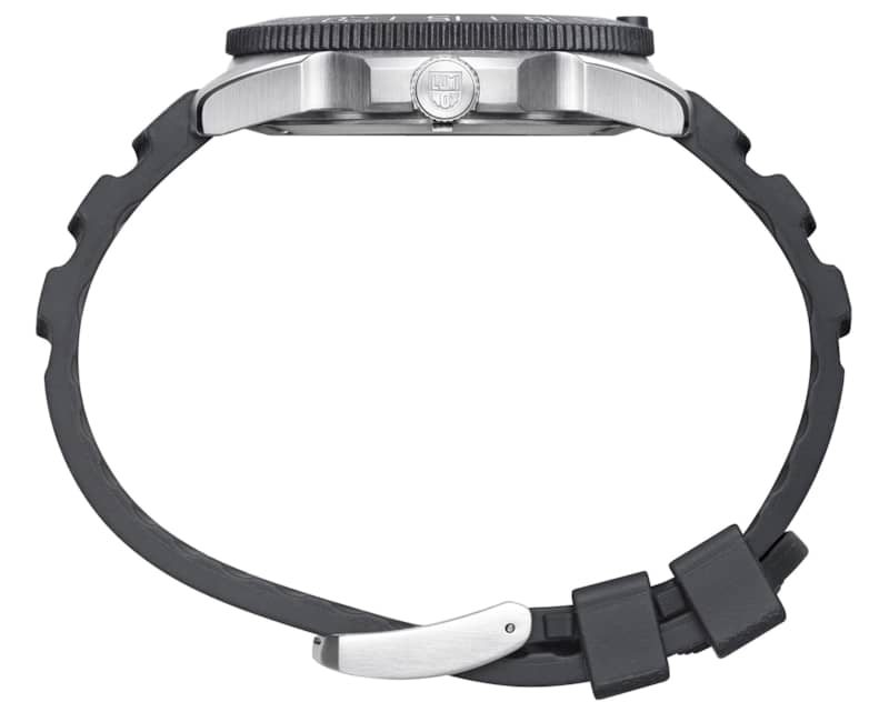Luminox-Pacific-Diver-3135-Watch-XS3135-Side.jpg