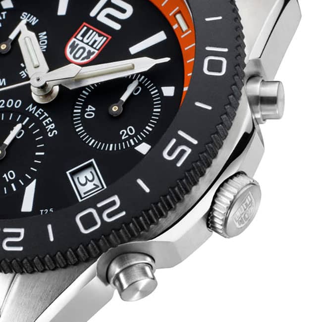 Luminox-Pacific-Diver-Chrono-Orange-44mm-XS3149-Crown.jpg