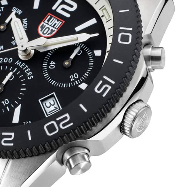 Luminox-Pacific-Diver-Chrono-White-44mm-XS3141-Crown.jpg