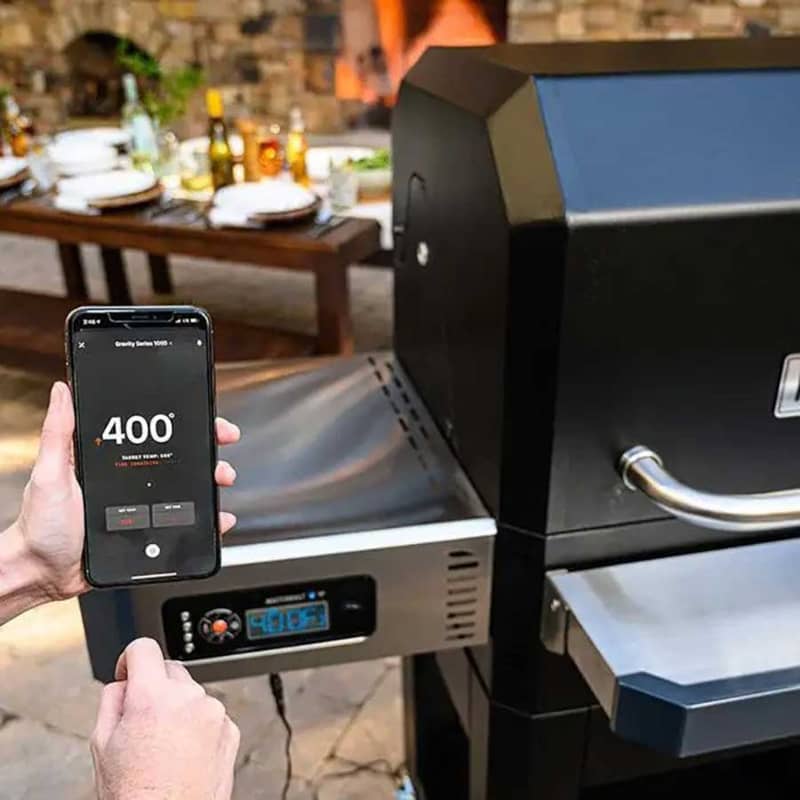 Masterbuilt-Gravity-1050-Digital-Charcoal-Grill-Smoker-MB20041220-connectivity.jpg