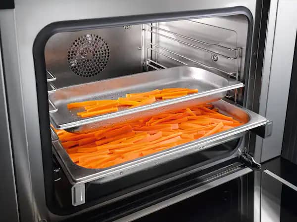 Miele-Combi-Steam-Oven-DGC-7775-XL-carrots-right-angle.jpg
