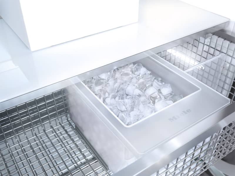 Miele-MasterCool-Freezer-11503310-ice.jpg