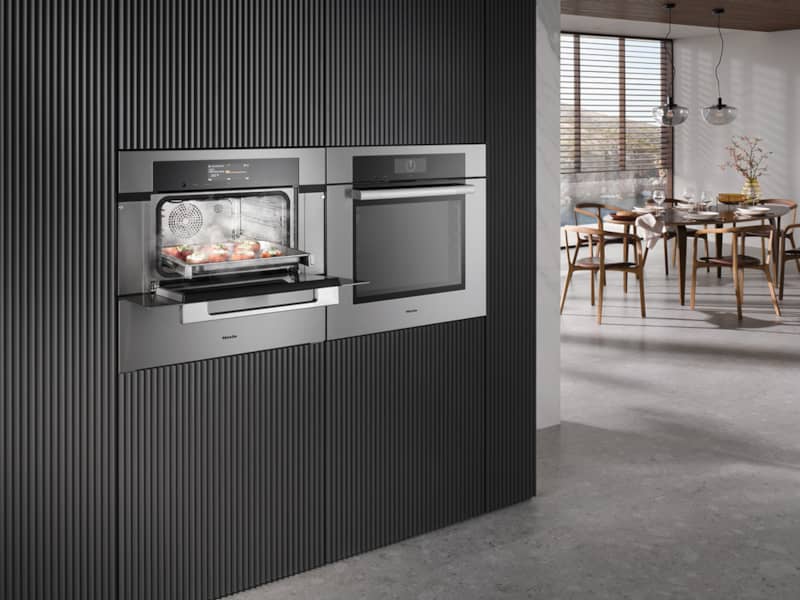 Miele-Oven-DGC7770-Kitchen-Close-Up.jpg