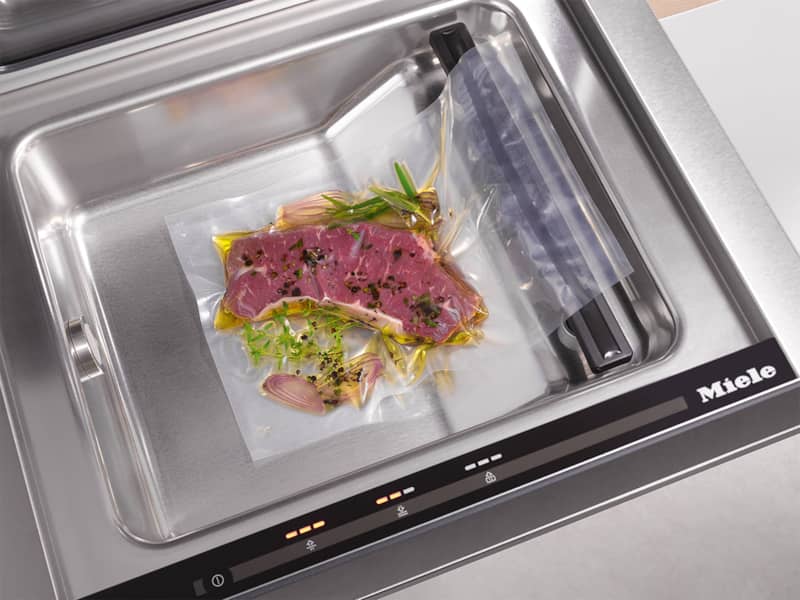 Miele-Vacuum-Sealing-Drawer-11845430-aerial-view-steak.jpg