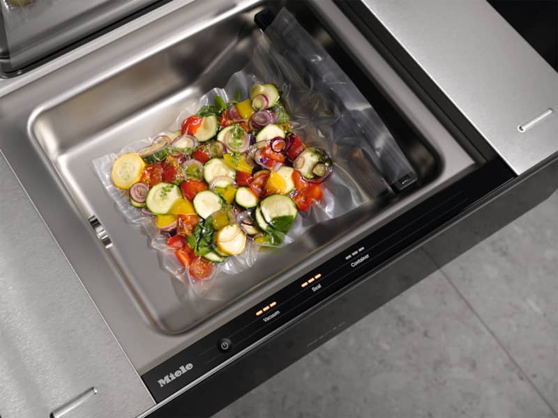 Miele-Vacuum-Sealing-Drawer-11845430-aerial-view-vegetables.jpg