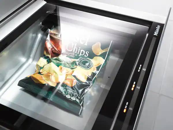 Miele-Vacuum-Sealing-Drawer-11845480-aerial-view-chips.jpg