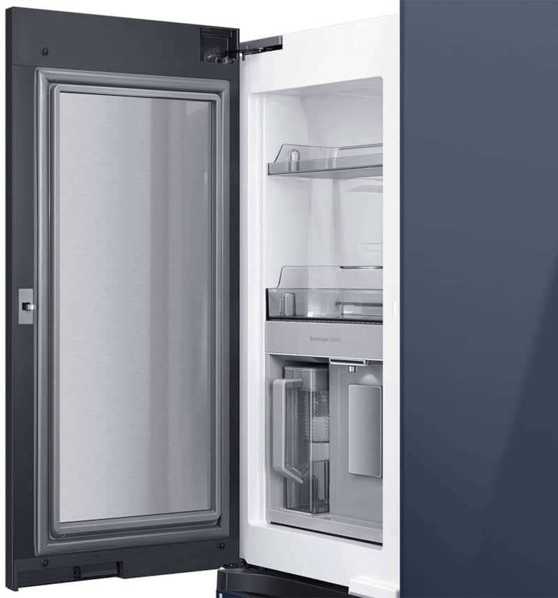 Samsung-4DoorRefrigerator-RF23A967541-Dispenser-Close-Up.jpg