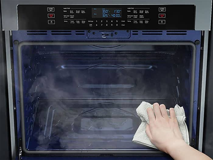 Samsung-Double-Oven-NV51T5511D-steam-clean.jpg