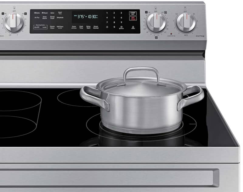 Samsung-ElectricRange-NE63A6751SS-Pot-On-Cooktop.jpg