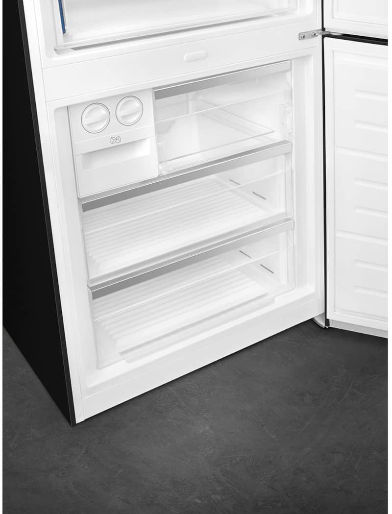 Smeg-BottomMountRefrigerator-FA490URBL-Freezer.jpg