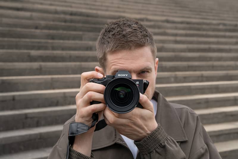 Sony-FE-14mm-F1.8-GM-Lens-SEL14F18GM-Lifestyle-4.jpg