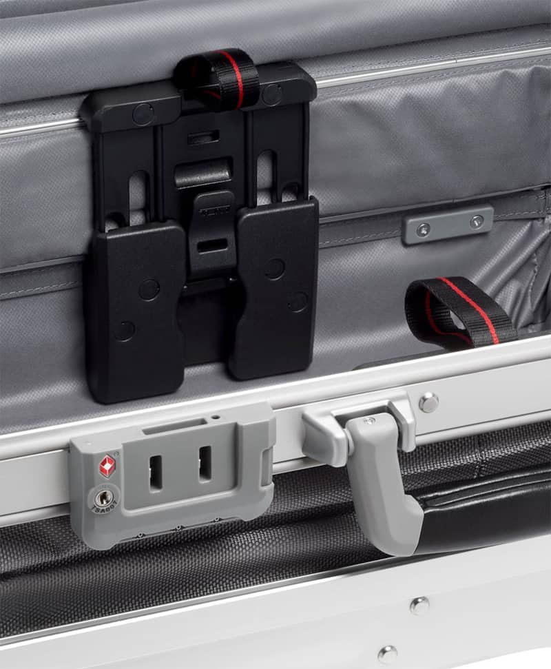 TUMI-19-Degree-Aluminum-Slvr-Intl-Exp-Carry-On-139681-1776-Lock.jpg