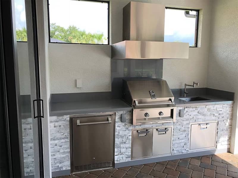 hestan-aspire-outdoor-refrigerator-ERS24-installed-outdoor-kitchen.jpg