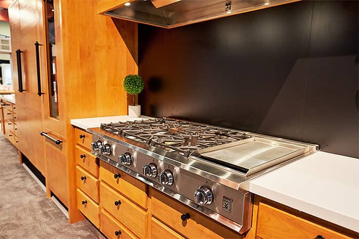 hestan-rangetop-KRT485GDNGBK-lifestyle-left-angle-view-2.jpg