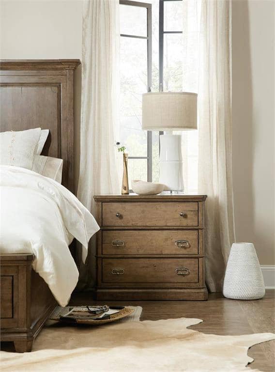 hooker-furniture-montebello-nightstand-6102-90016-80-lifestyle.jpg