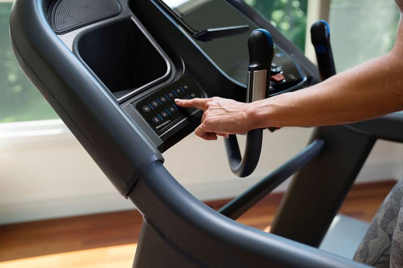 horizon-studio-series-treadmill-74AT-controls.jpg