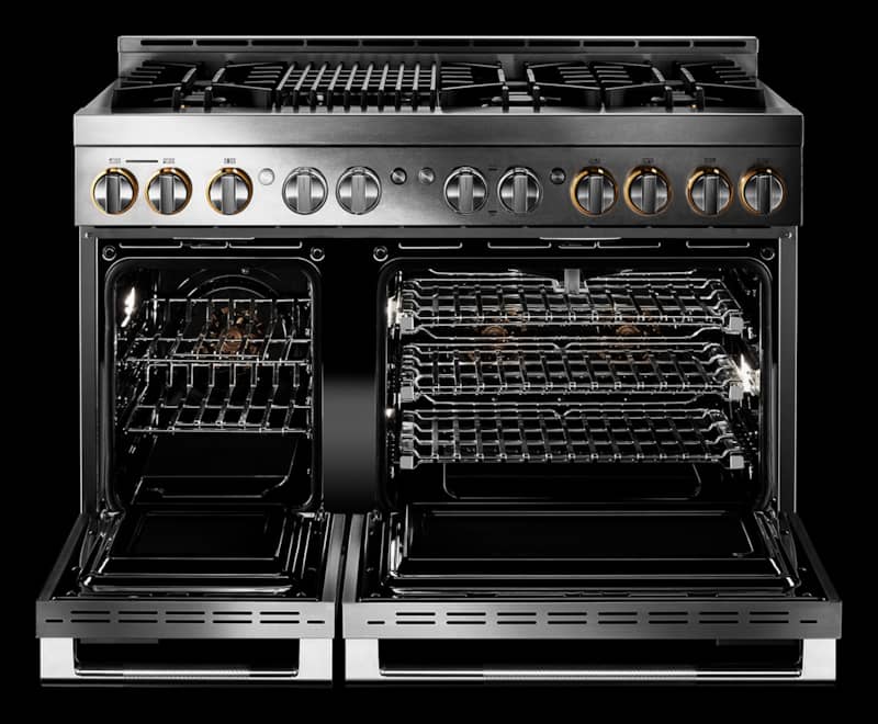 jenn-air-rise-48-professional-gas-range-JGRP648HL-lifestyle-oven-interior.jpg