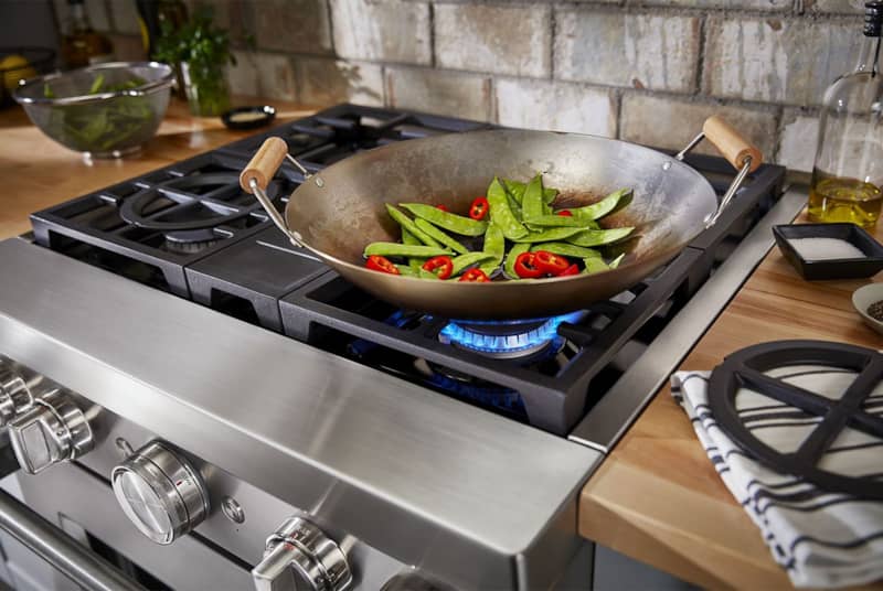kitchenaid-range-KFDC500JSS-wok-ring.jpg