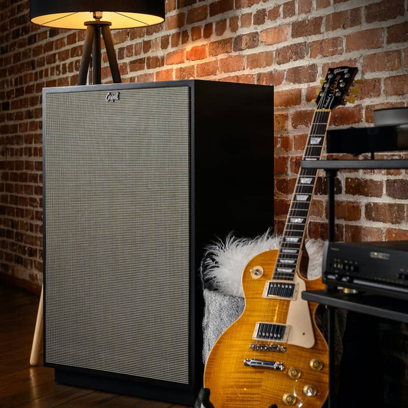 klipsch-heritage-SB-floorstanding-speaker-CORNWALLIVBLK-lifestlye.jpg