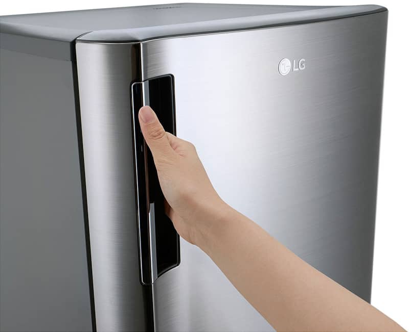 lg-freezer-LROFC0605V-hand-handle.jpg