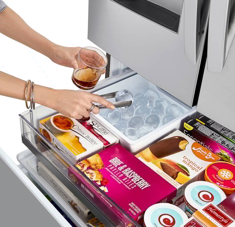 lg-refrigerator-LRFDC2406S-Craft-Ice-Maker-Filled-4-Glass.jpg