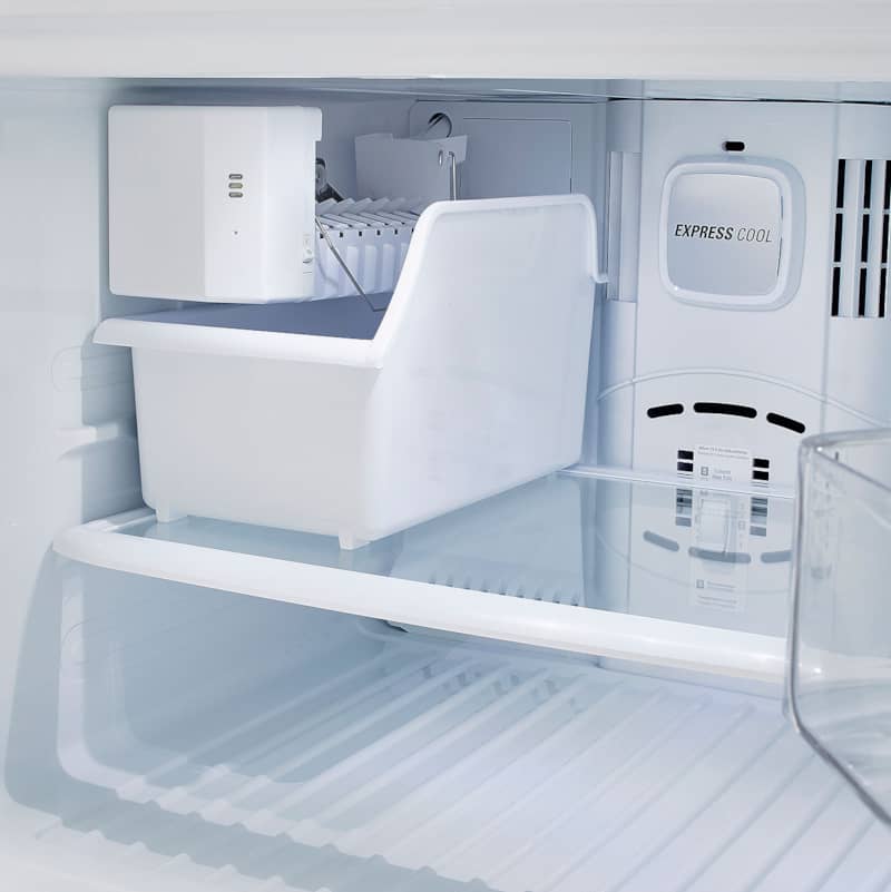 lg-refrigerator-LTCS20030S-ice-maker.jpg