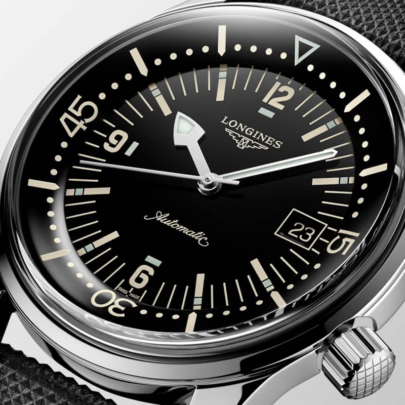 longines-legend-diver-mens-watch-L37744500-close-up-face.jpg
