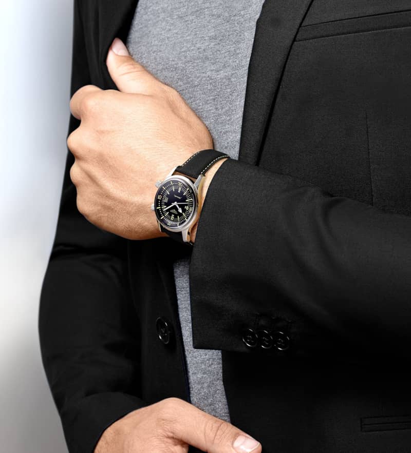 longines-legend-diver-mens-watch-L37744500-lifestyle.jpg