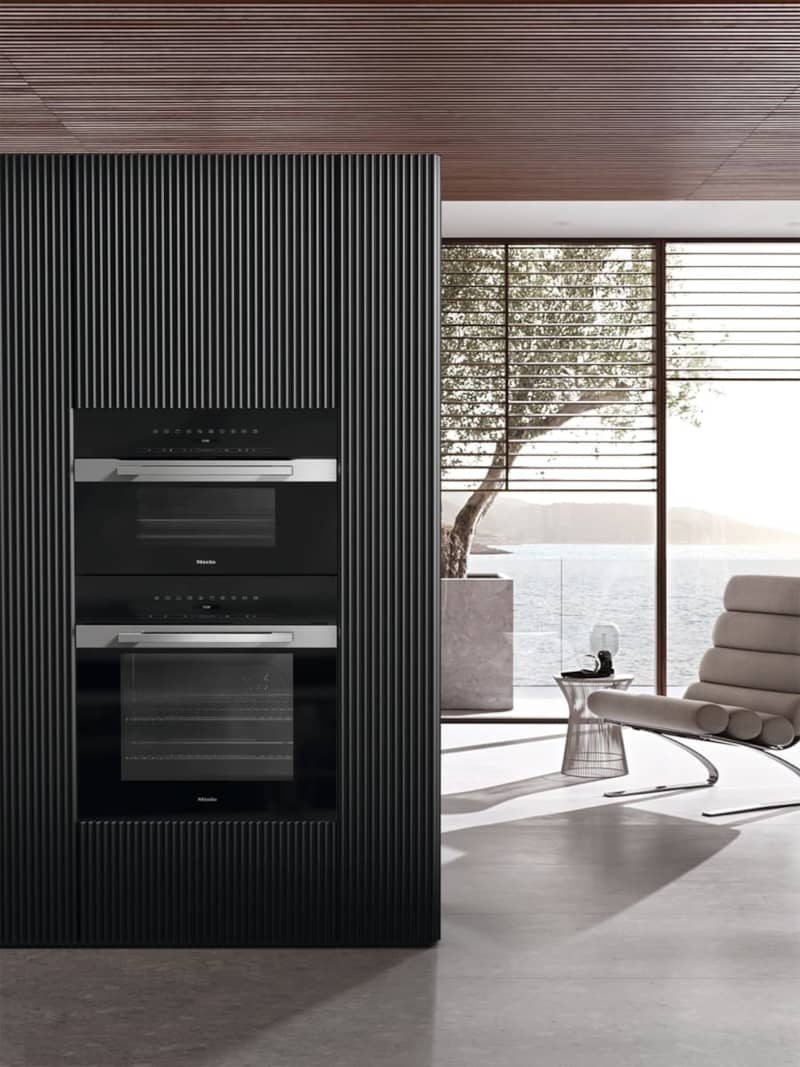 miele-CTS-convection-oven-11805500-lifestyle-vertical.jpg