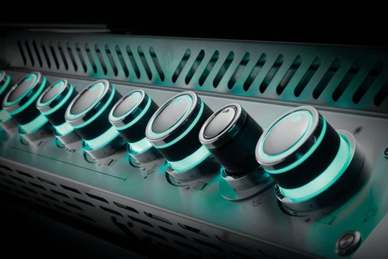 napoleon-prestige-pro-665-grill-PRO665RSIBPSS-3-knobs-aqua.jpg