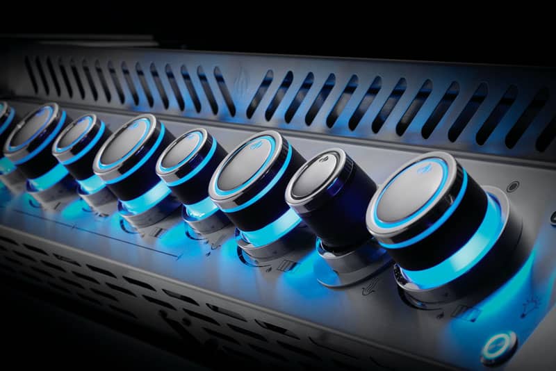 napoleon-prestige-pro-665-grill-PRO665RSIBPSS-3-knobs-blue.jpg