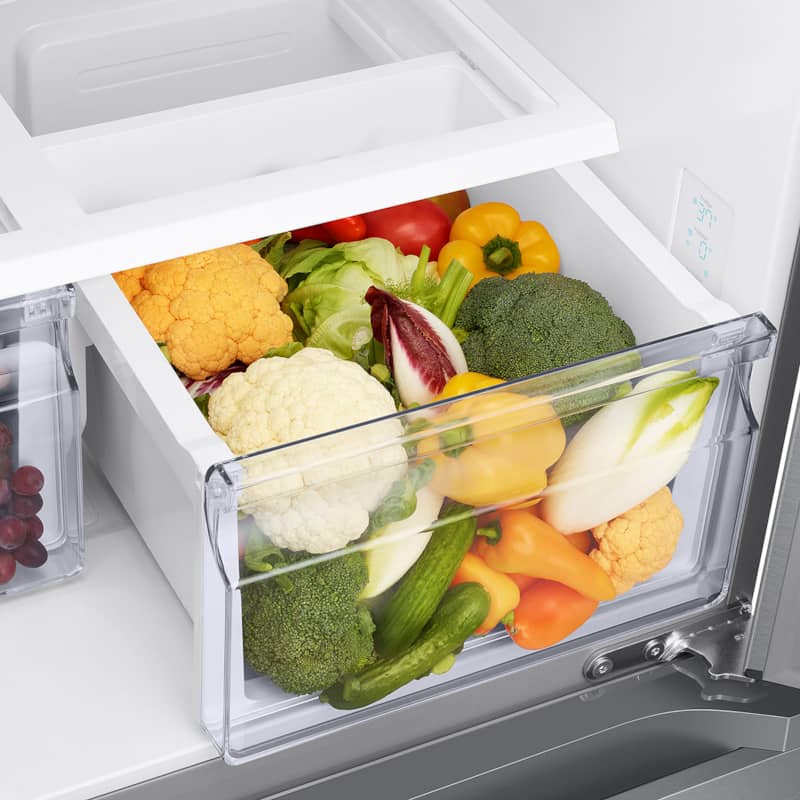 samsung-refrigerator-RF18A5101SR-crisper.jpg