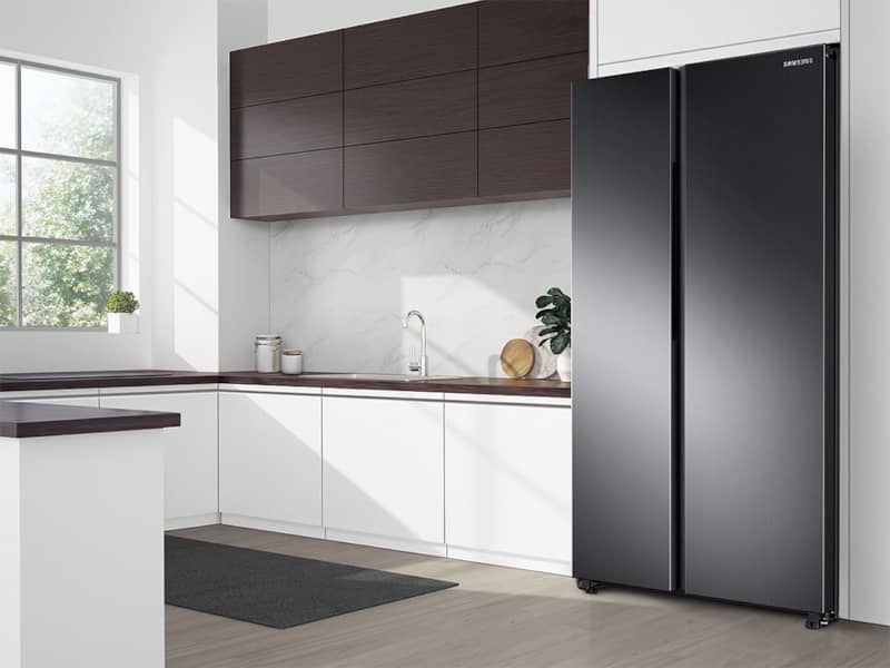 samsung-refrigerator-RS23A500BSS-lifestyle-2.jpg