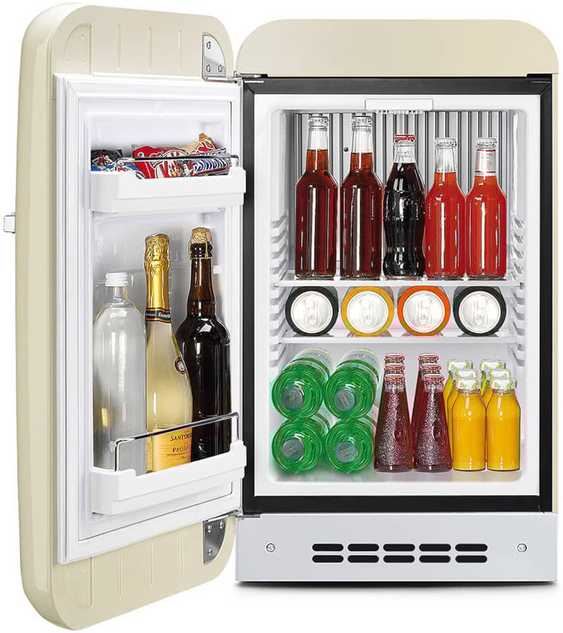 smeg-50-retro-mini-refrigerator-FAB5ULCR3-interior-with-drinks-front.jpg