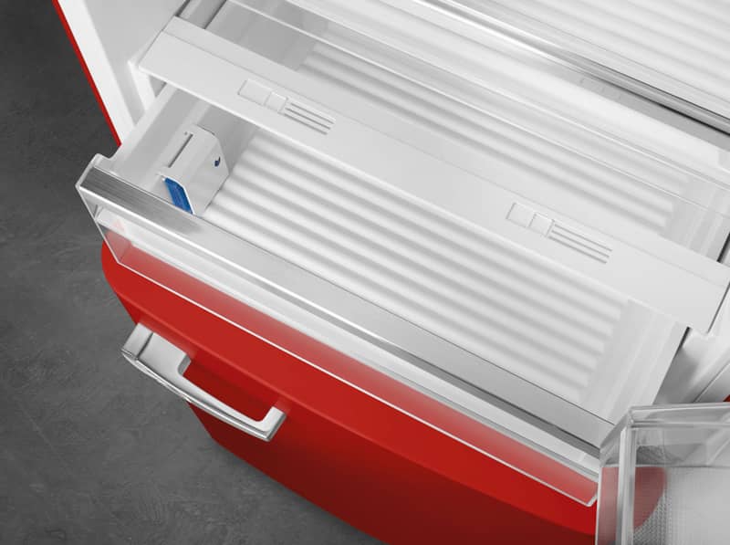 smeg-fridge-FAB38URRD-aerial-view-freezer.jpg