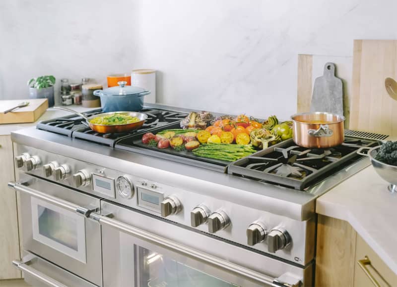 thermador-range-PRD606WESG-lifestyle-left-angle.jpg