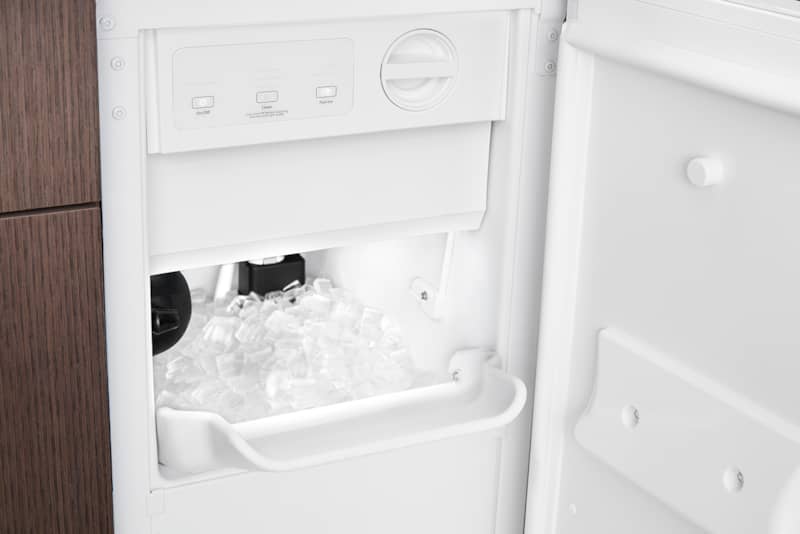 whirlpool-15-white-clear-ice-maker-WUI75X15HW-close-up-on-ice.jpg
